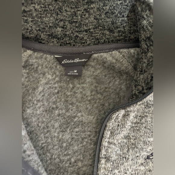 Eddie Bauer half zip size M - Picture 3 of 3